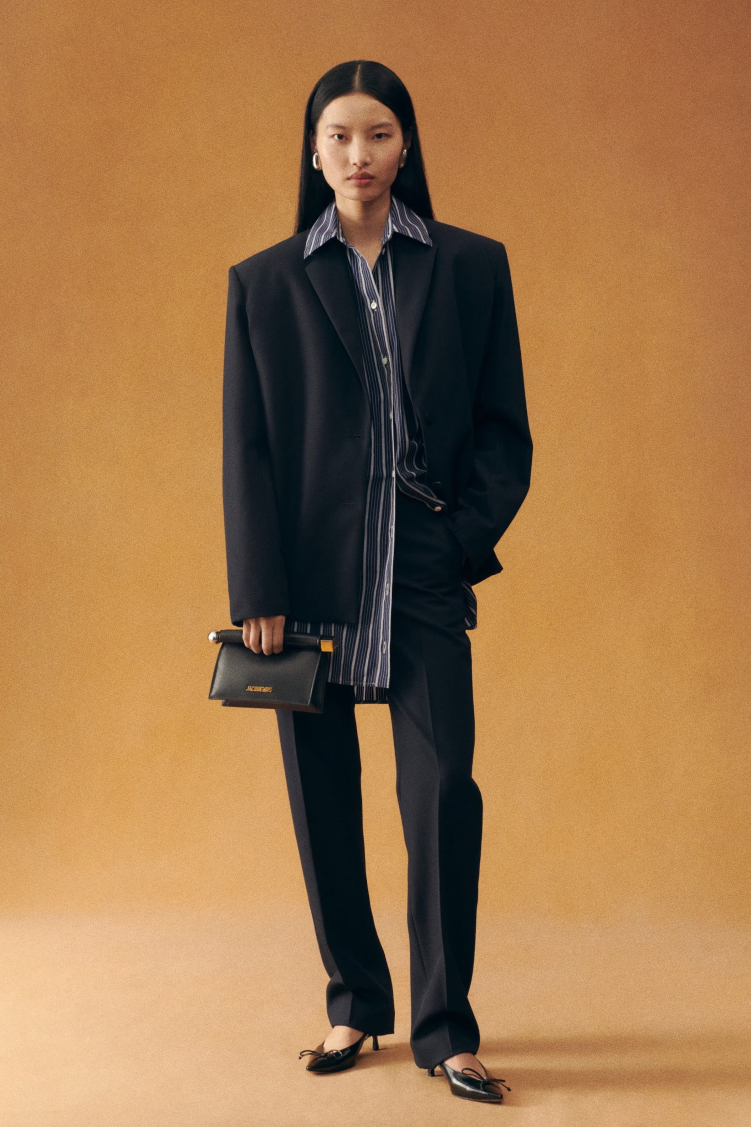 La Petite Pochette Rond Carré Leather Clutch