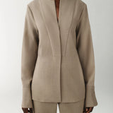 The Barb Shirt In Lightweight Stretch Suiting in Dune