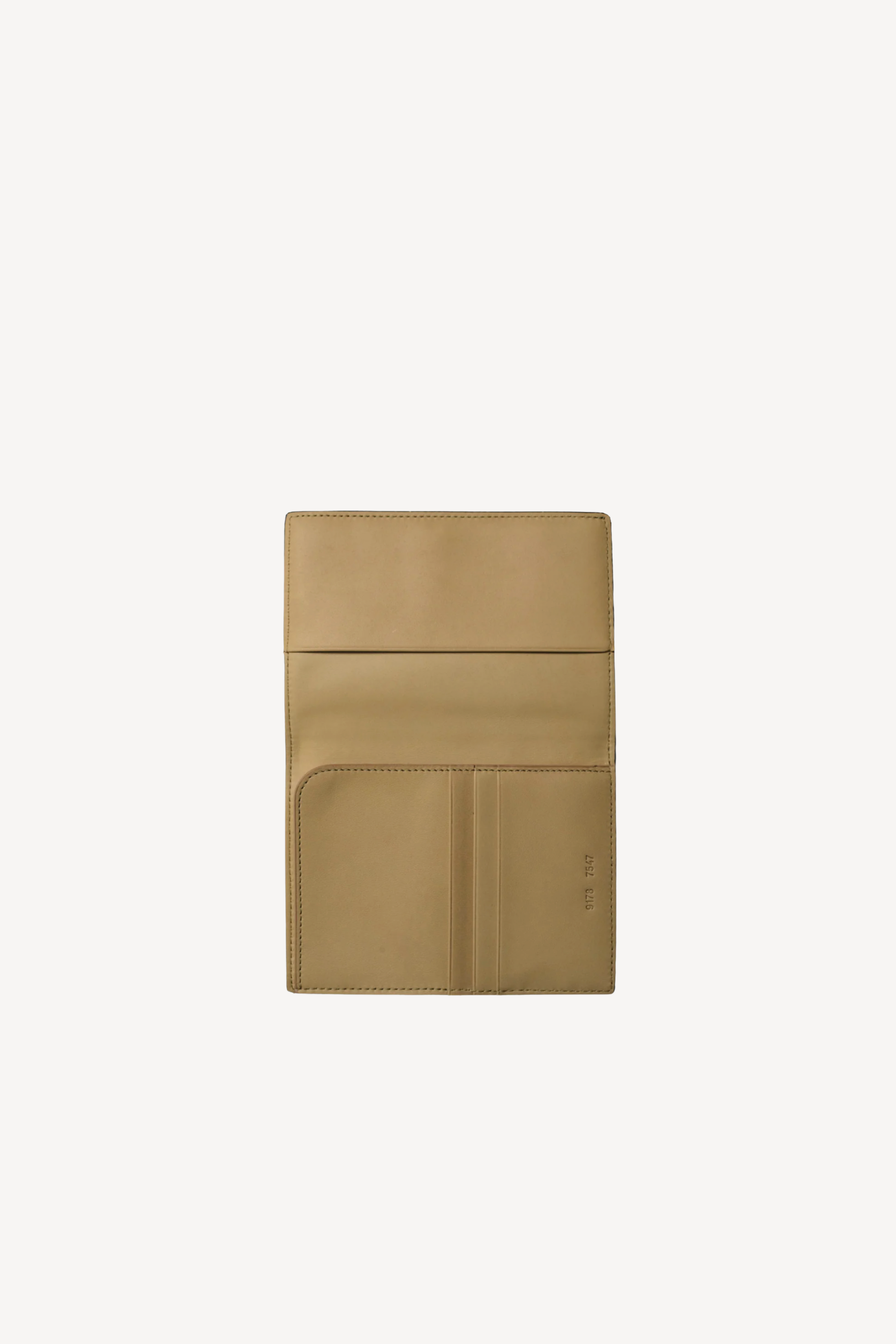 Common P Passport Folio