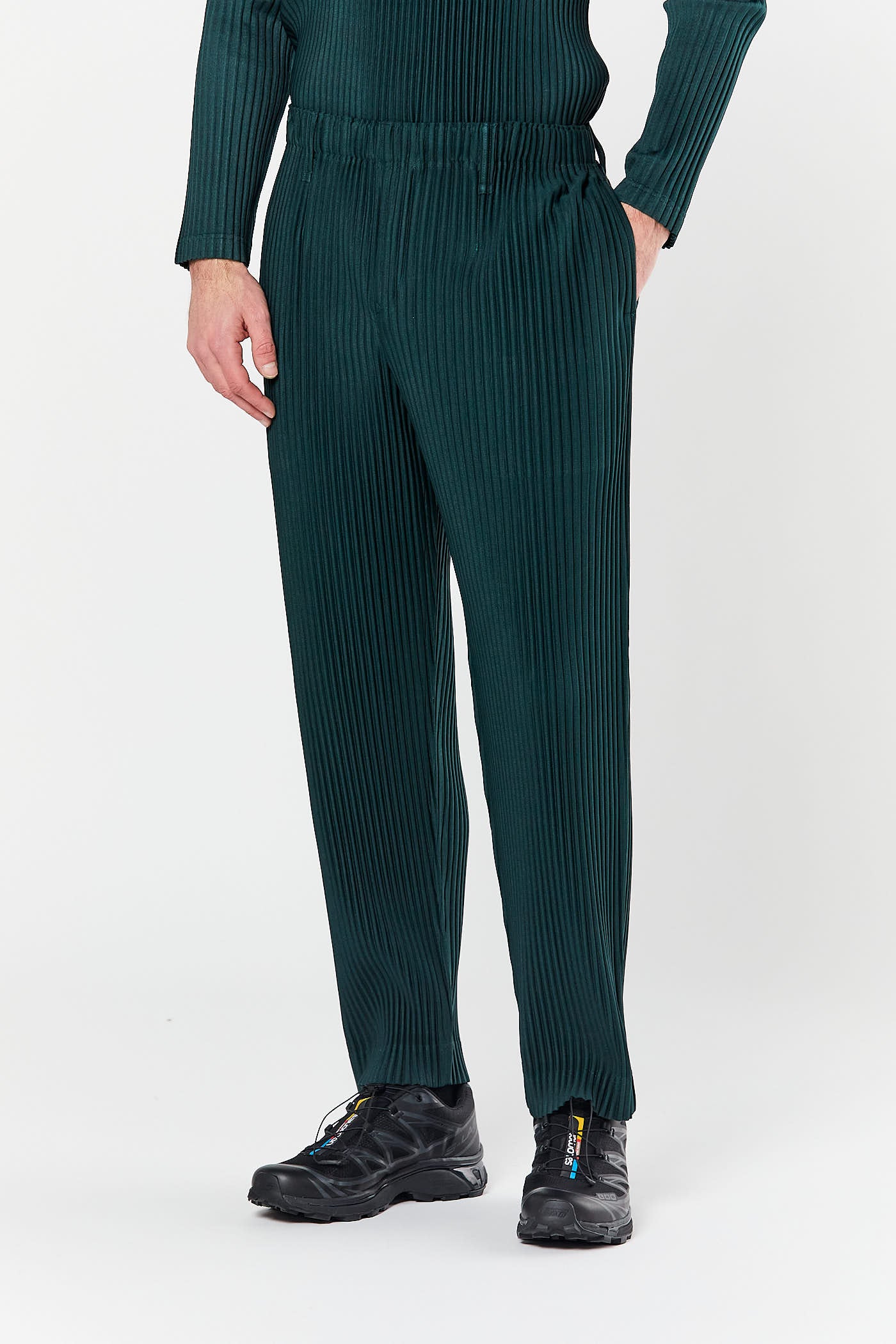 Deep Green Color Pleats Pant