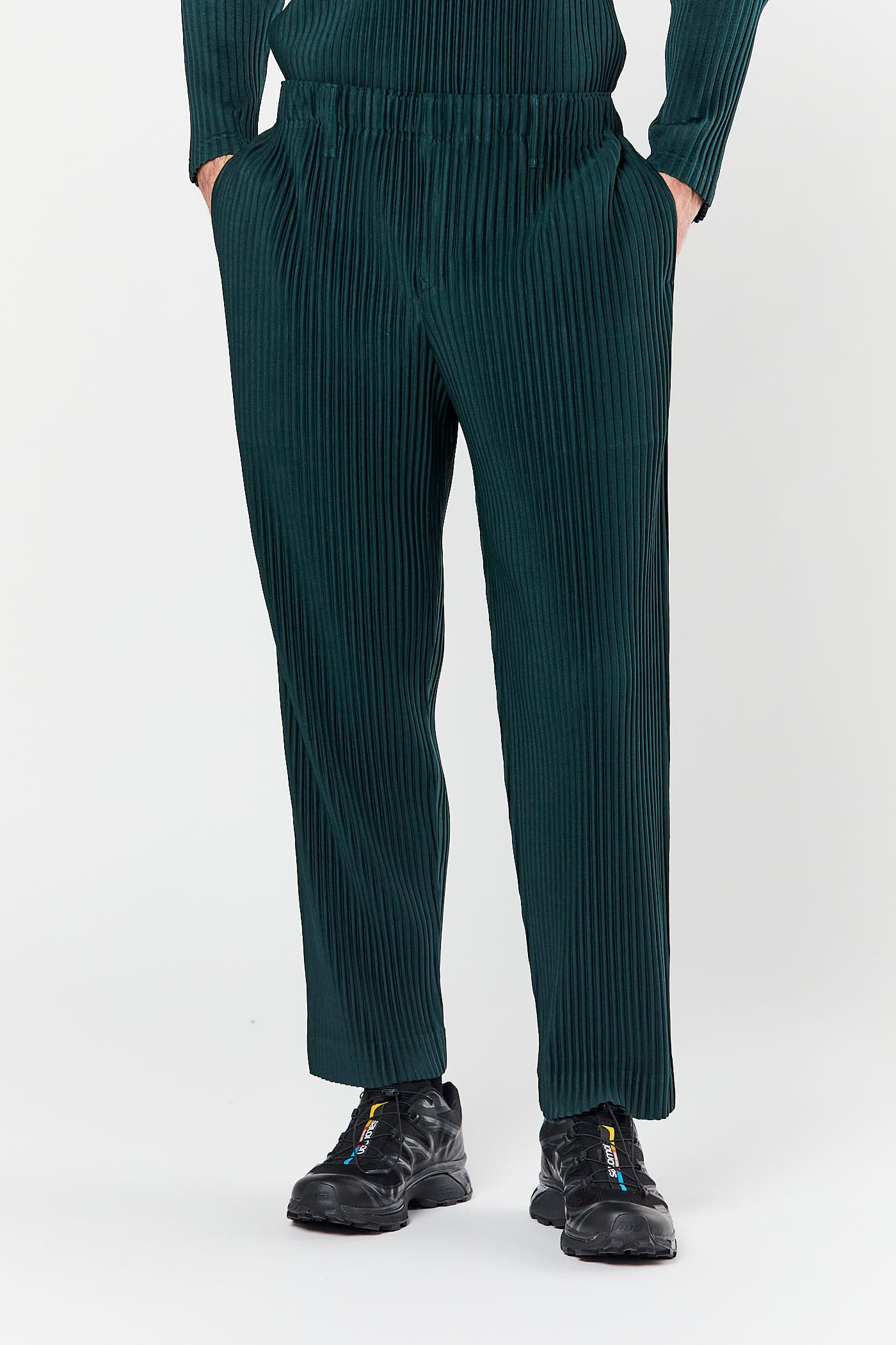 Deep Green Color Pleats Pant