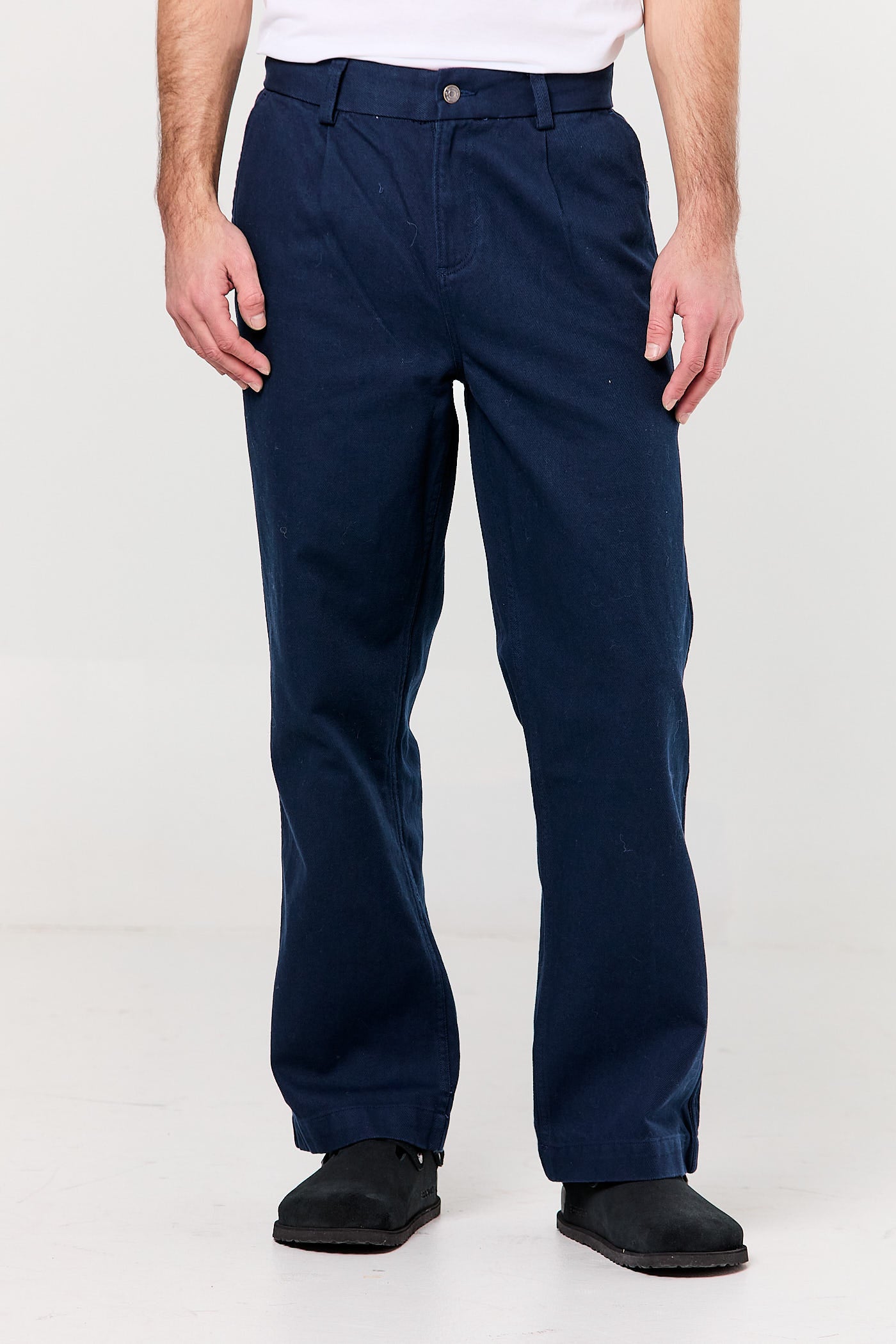 Twill Pleated Trouser