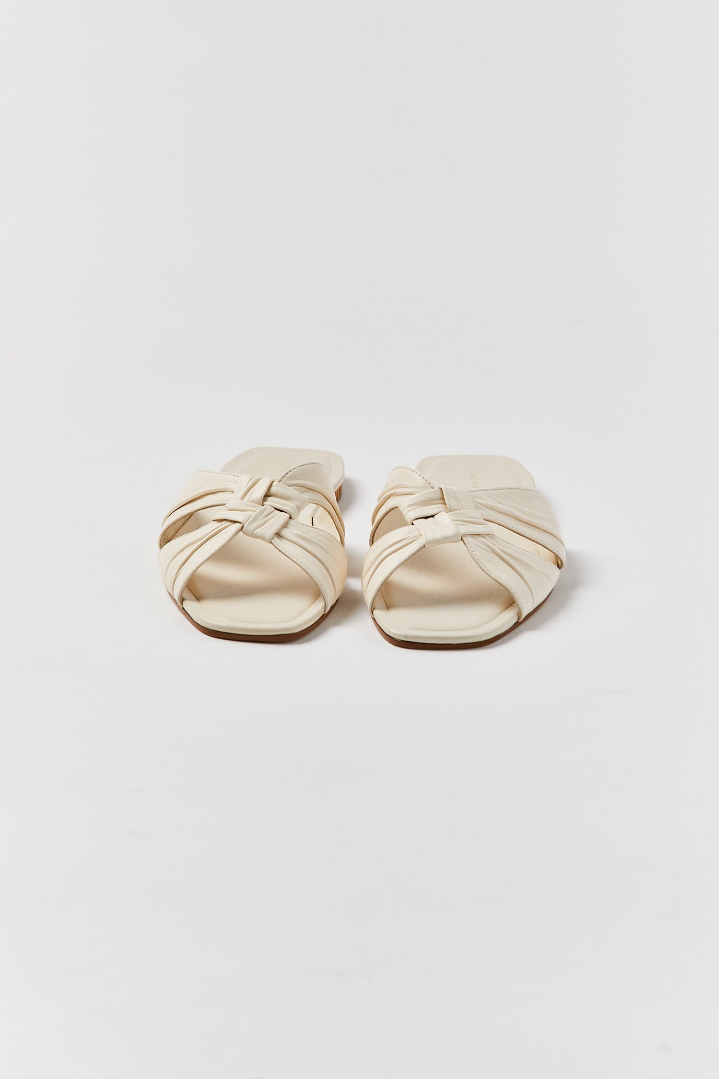 Chocolat Blanc Soft Knot Flat