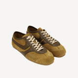 Sneakers in Ocra