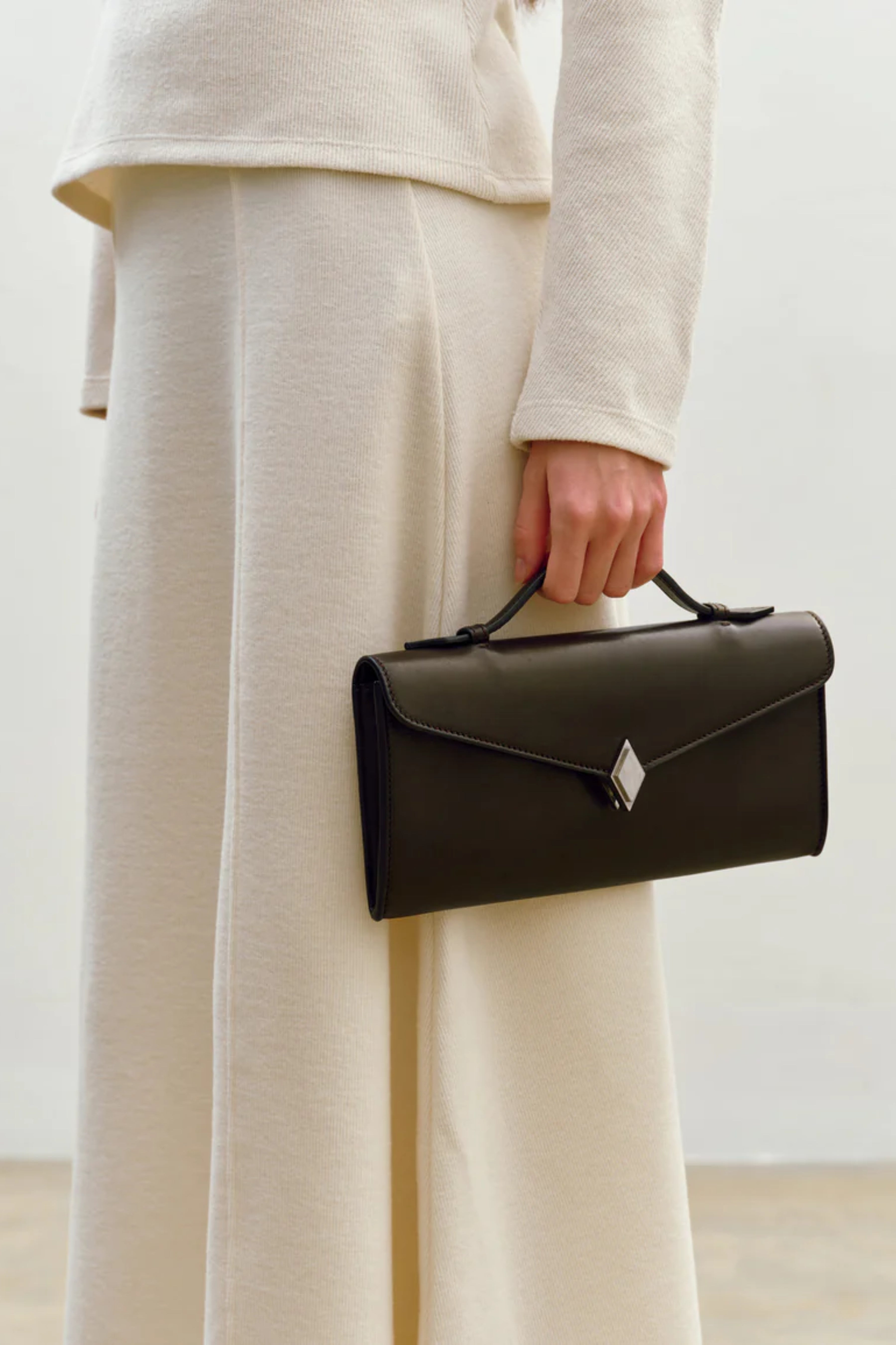 Edge Clutch in Cacao