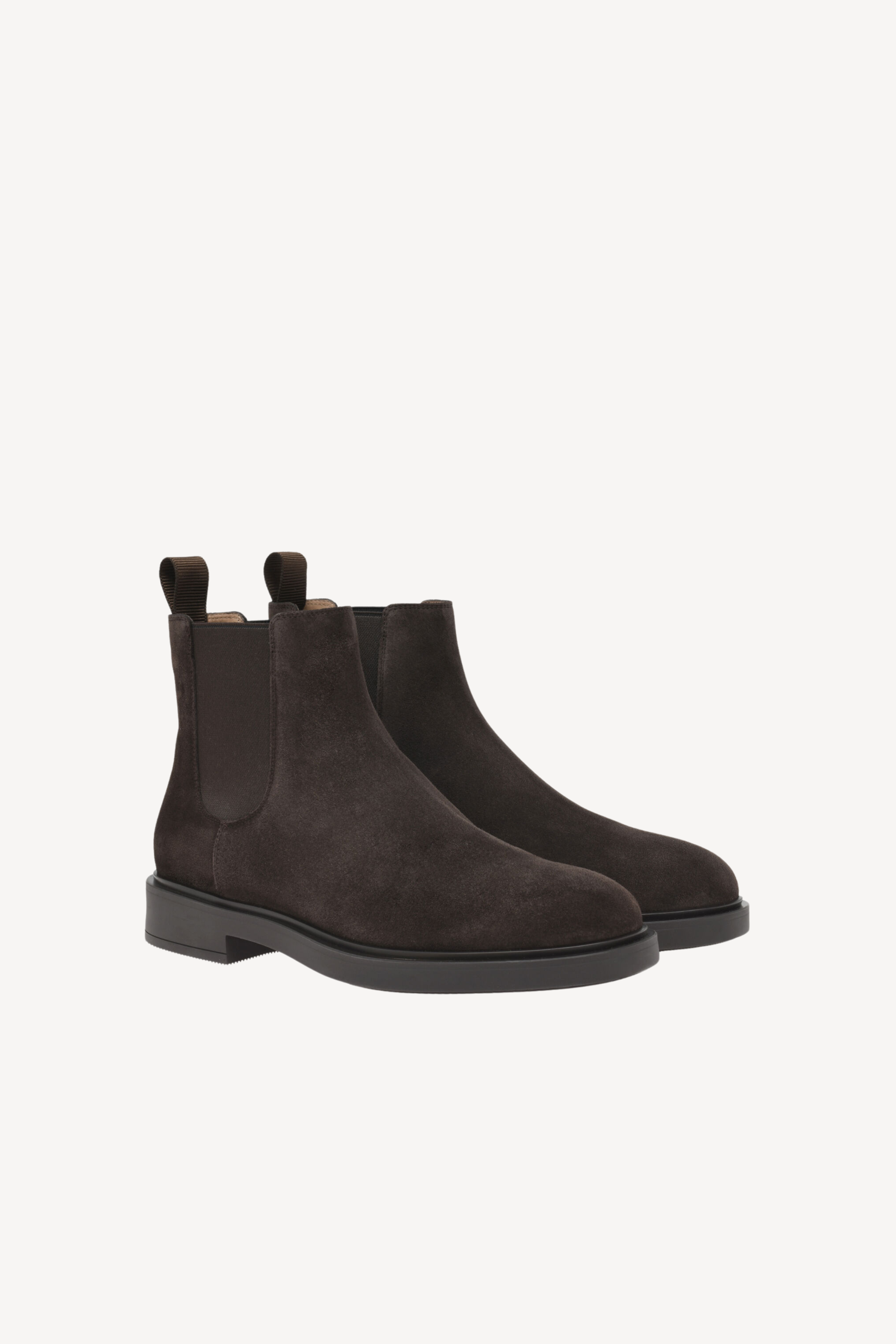 Douglas in Suede Moka