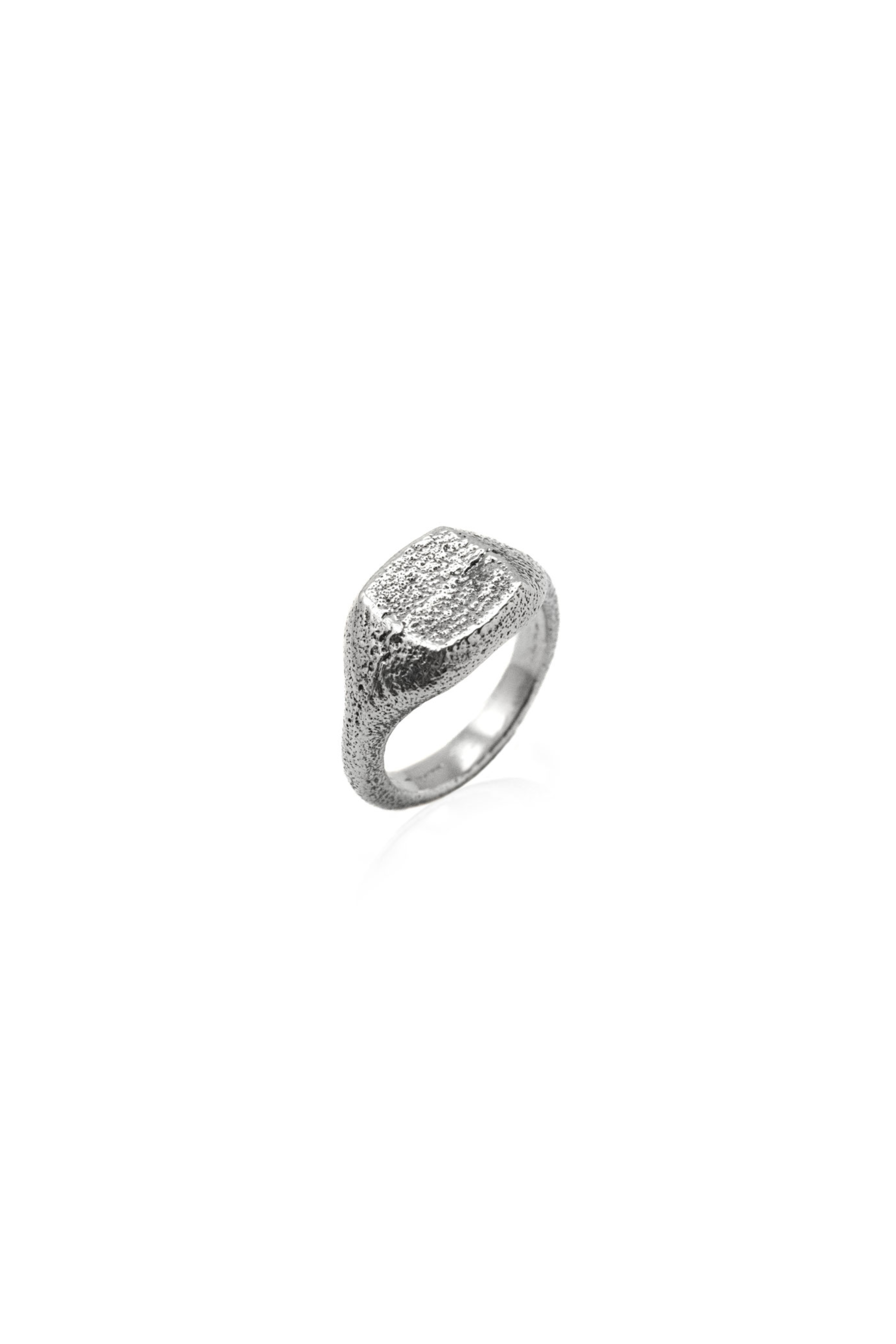 ARKAIKA Classic Signet Ring Square