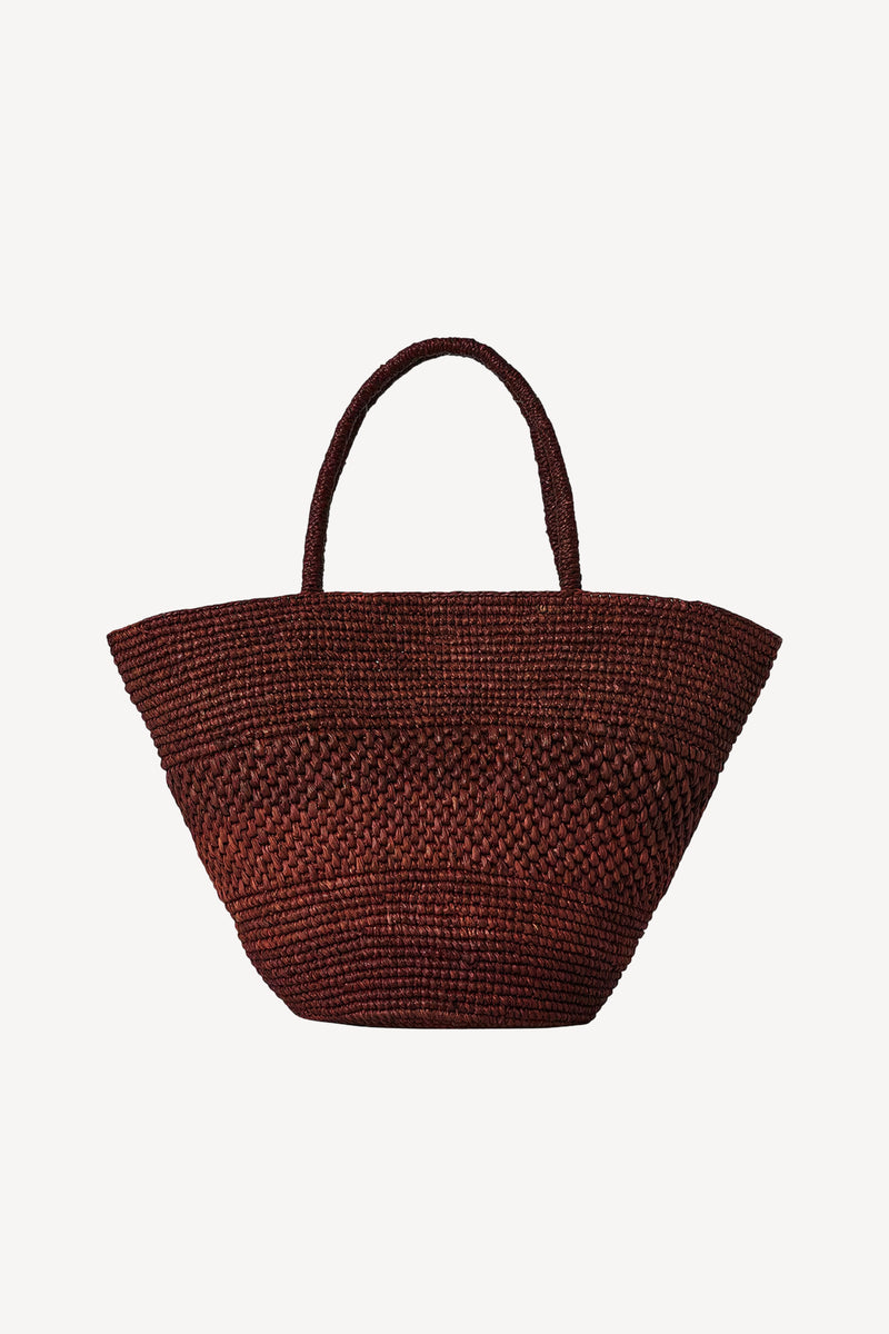 Emilie in Mocha