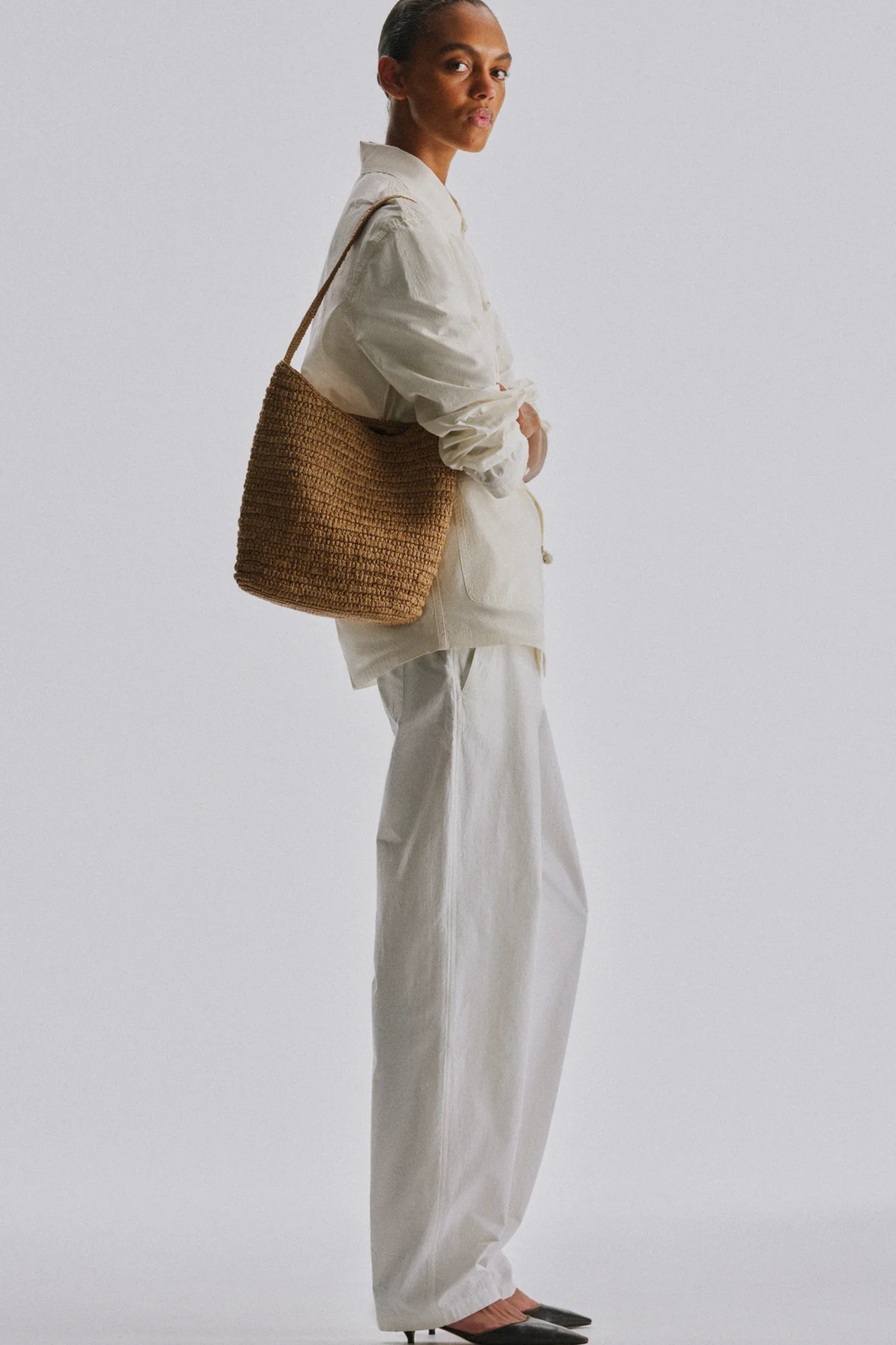 Alma Shoulder Raffia