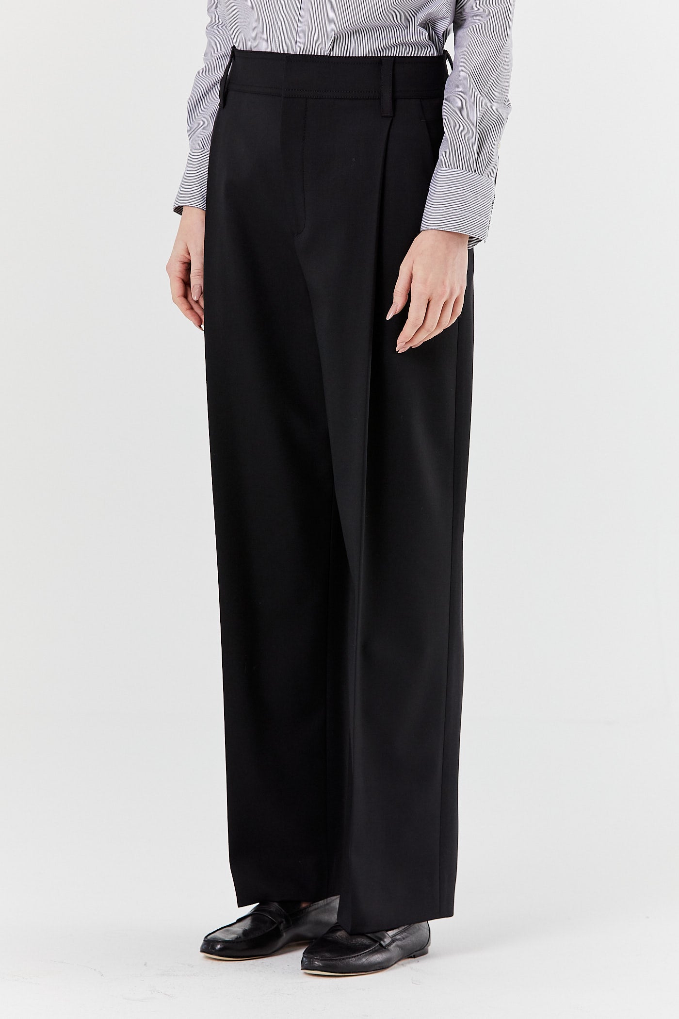 Black Mid Rise Pleat Front Trouser